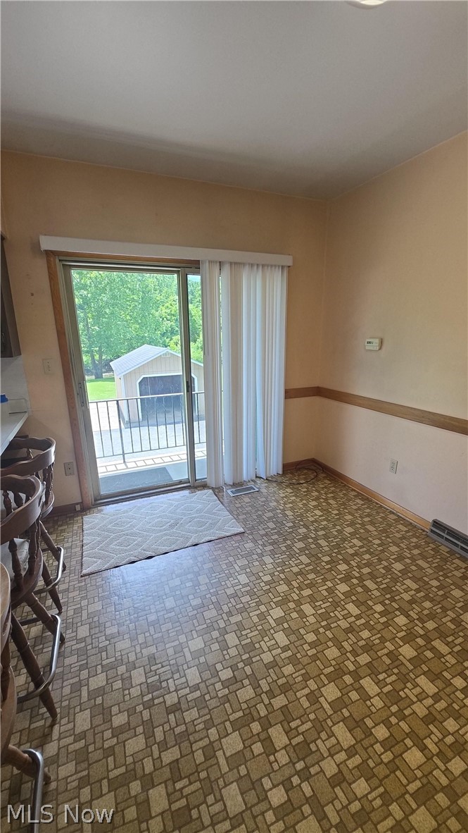 54878 National Road Bridgeport, OH 43912 - Photo 13 of 41