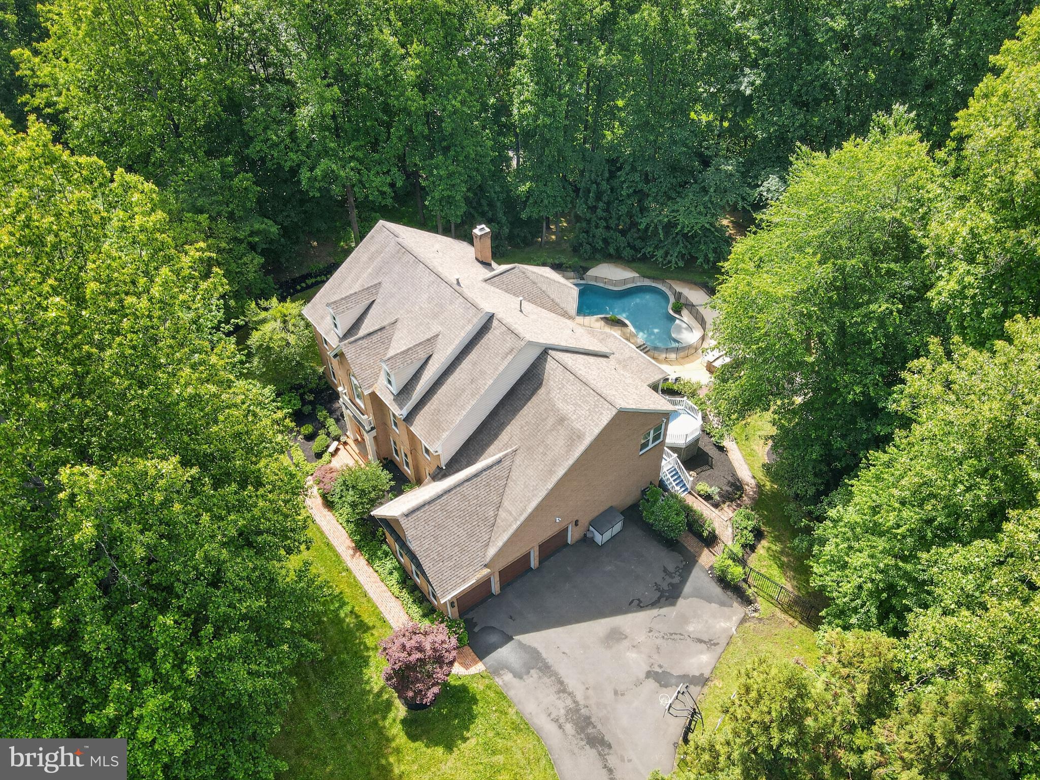 10301 Forest Maple Road Vienna, VA 22182 - Photo 21 of 27