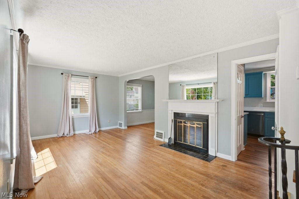 1379 Winston Road South Euclid, OH 44121 - Photo 4 of 30