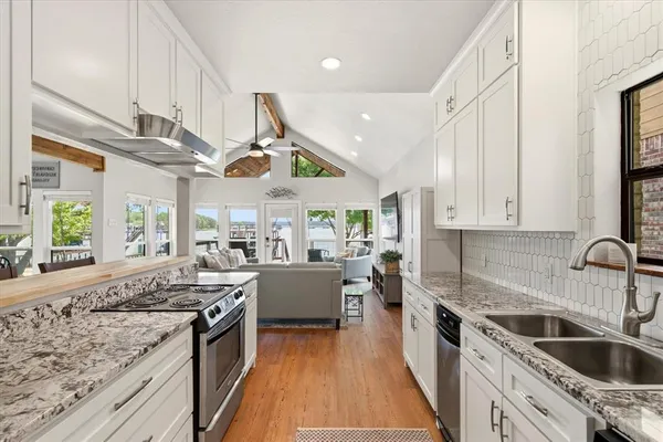 $647,000 | 313 Lake Front Drive, Mabank, TX 75156