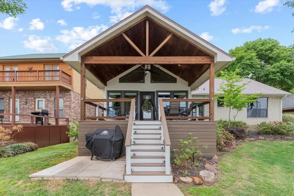 $647,000 | 313 Lake Front Drive, Mabank, TX 75156