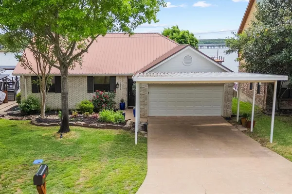 $647,000 | 313 Lake Front Drive, Mabank, TX 75156