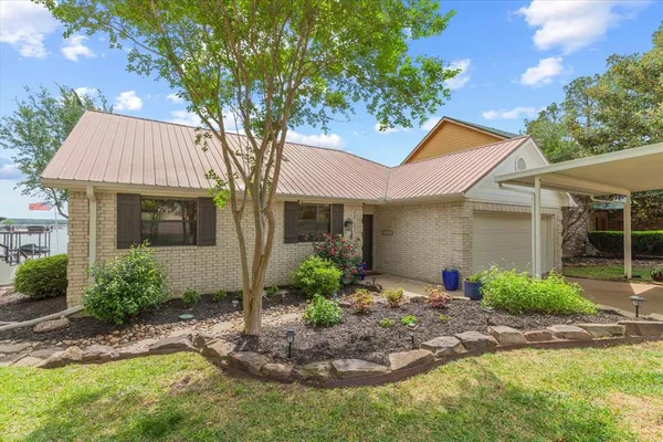 $647,000 | 313 Lake Front Drive, Mabank, TX 75156