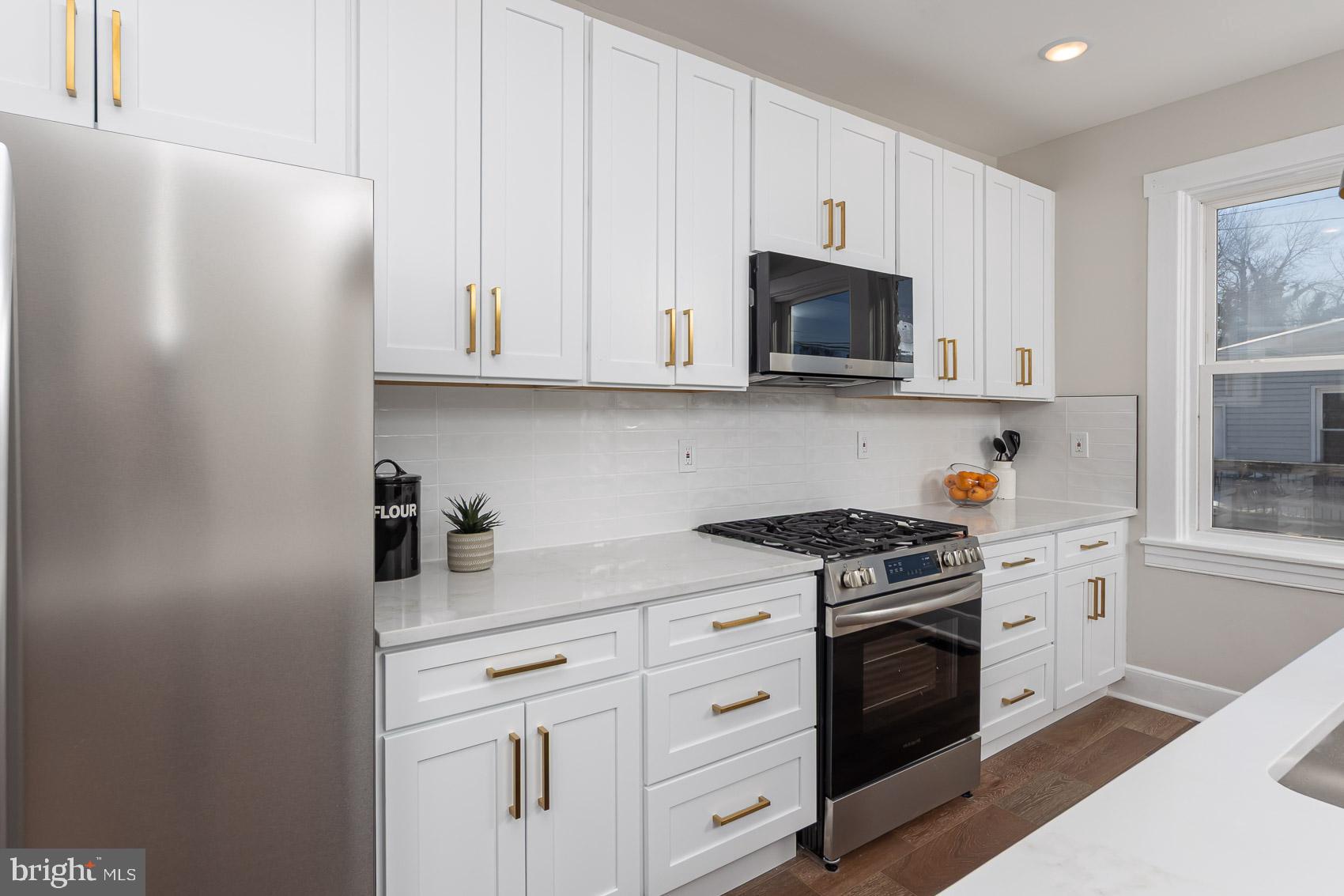 7701 Old Harford Road Parkville, MD 21234 - Photo 3 of 32