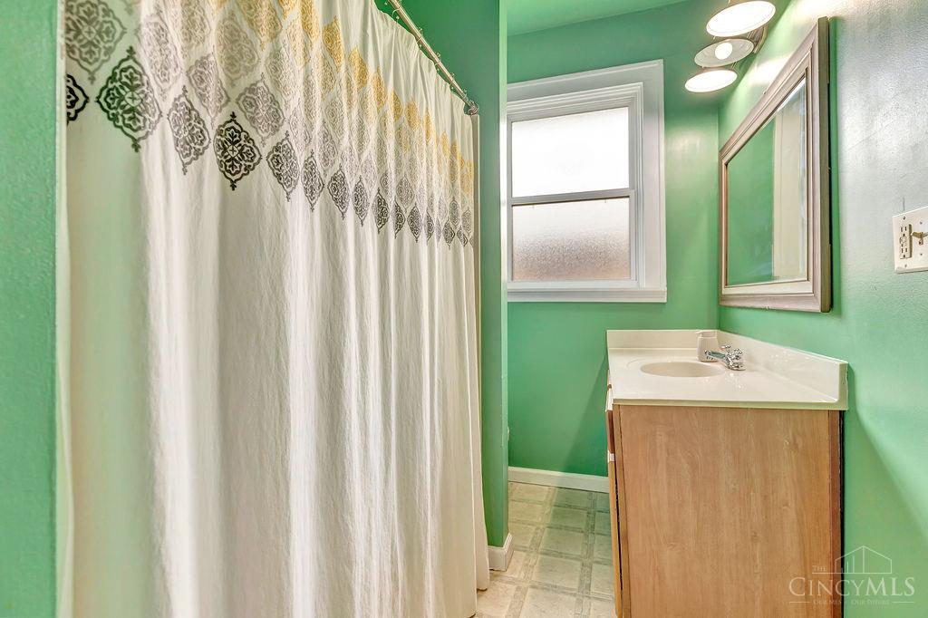 5415 Lester Road Cincinnati, OH 45213 - Photo 20 of 33