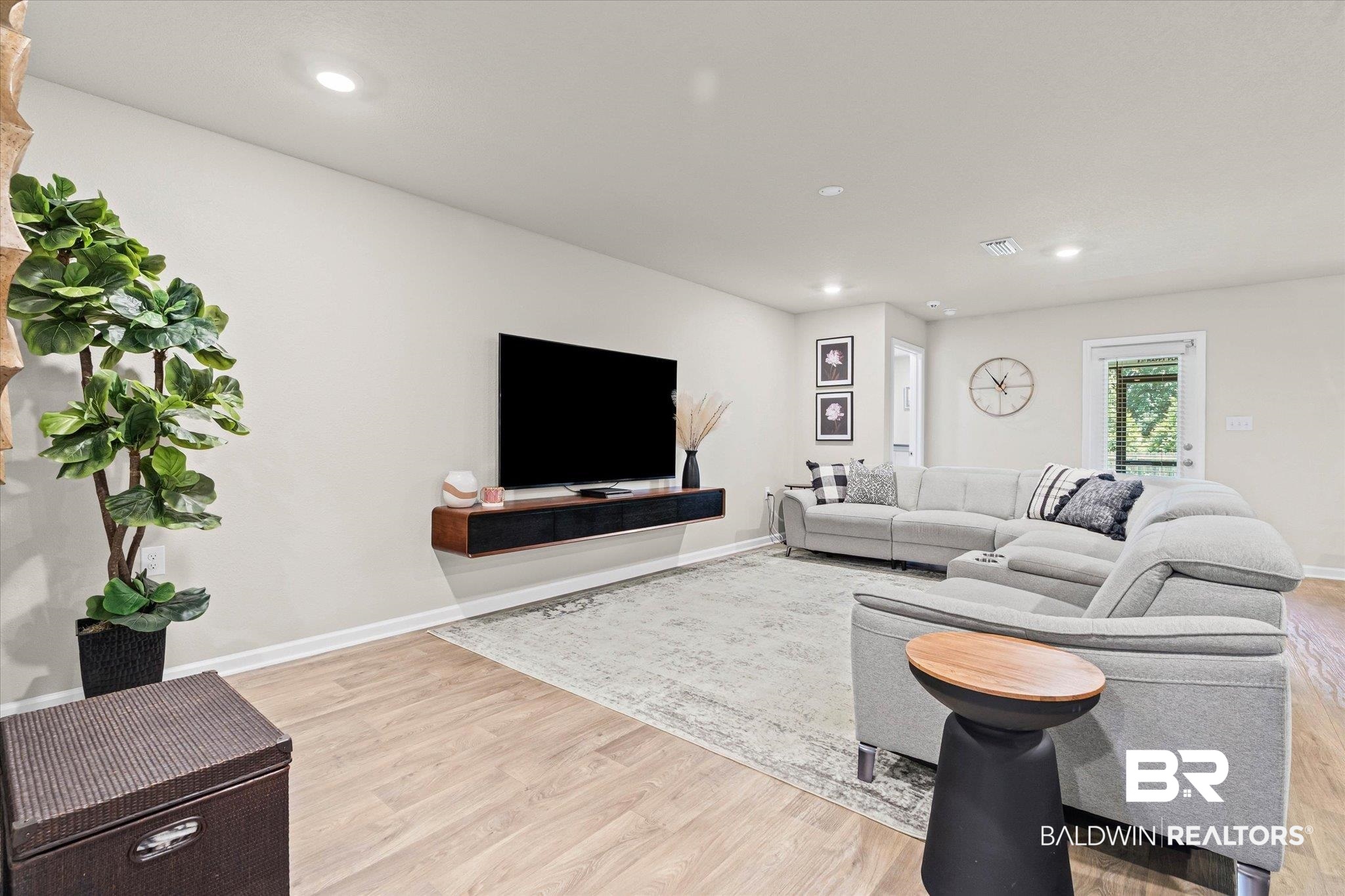8054 Irwin Loop Daphne, AL 36526 - Photo 4 of 47 Gallery Image 4