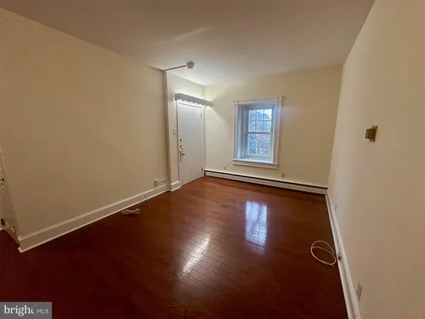 $1,150 | 414 West Avenue, Unit B, Jenkintown, PA 19046
