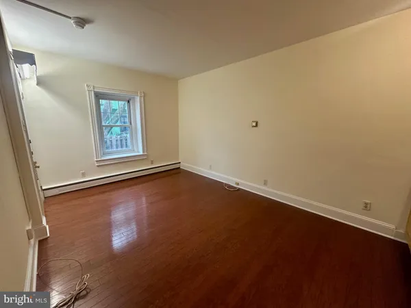 $1,150 | 414 West Avenue, Unit B, Jenkintown, PA 19046