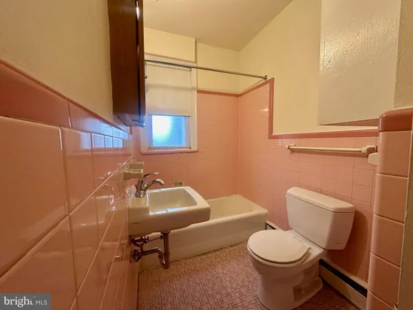 $1,150 | 414 West Avenue, Unit B, Jenkintown, PA 19046