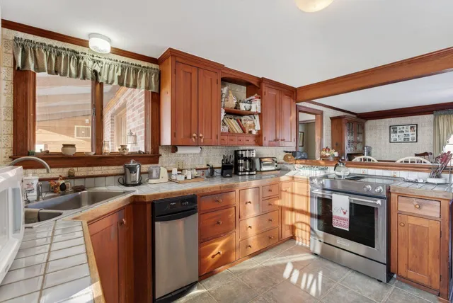 $749,900 | 227 Greely Road, Cumberland, ME 04021