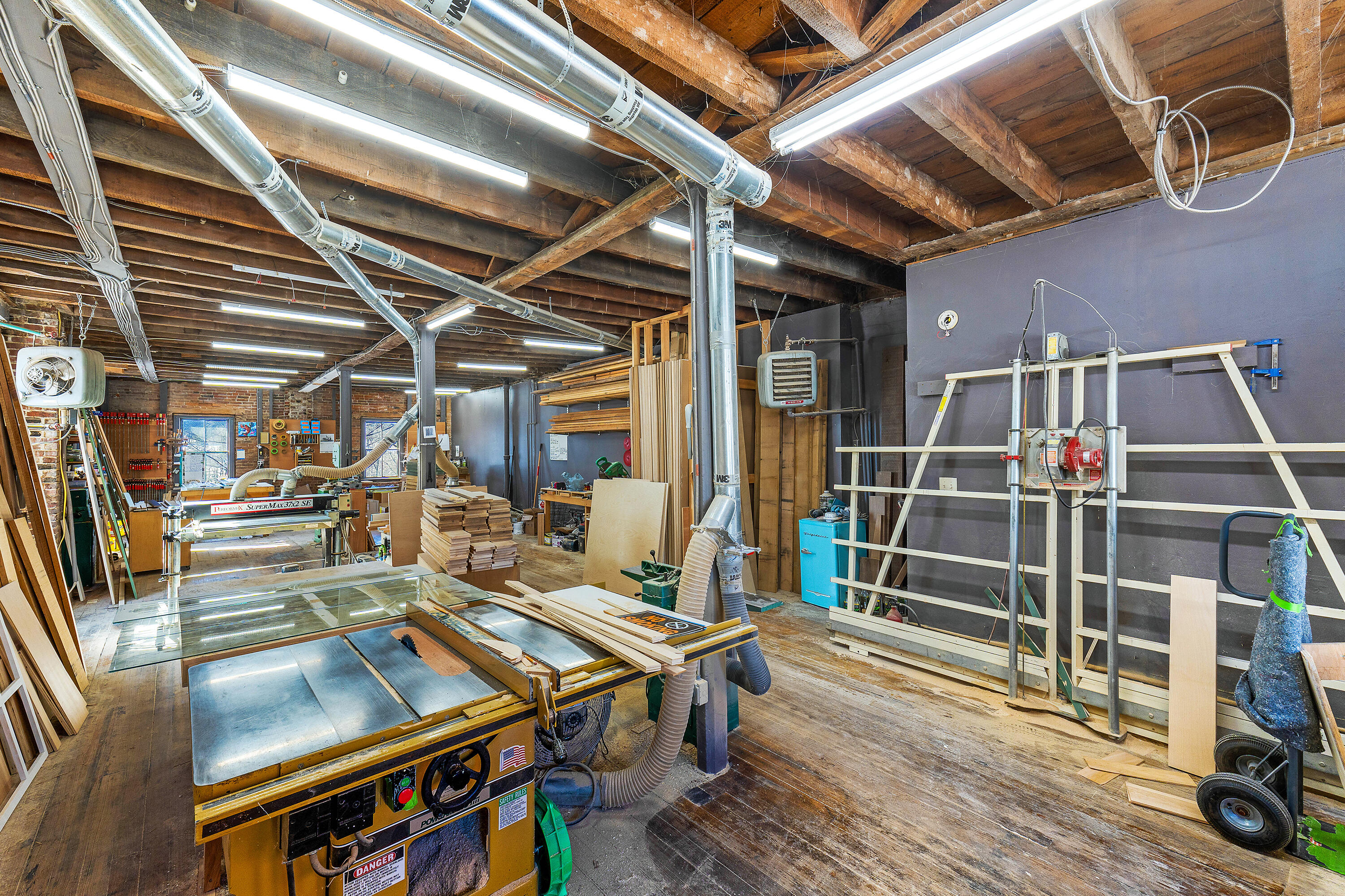 17 Friendship Road Waldoboro, ME 04572 - Photo 32 of 46 Storefront