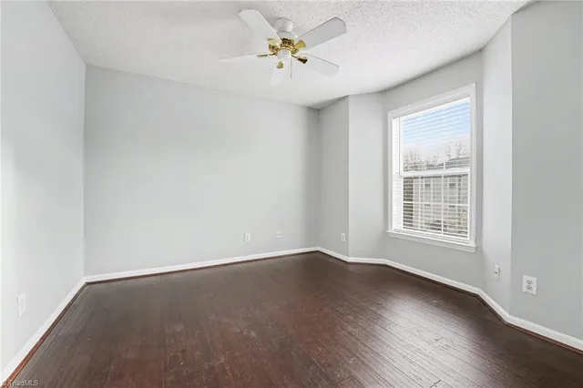 $1,300 | 421 Rivertree Lane, Winston-Salem, NC 27103