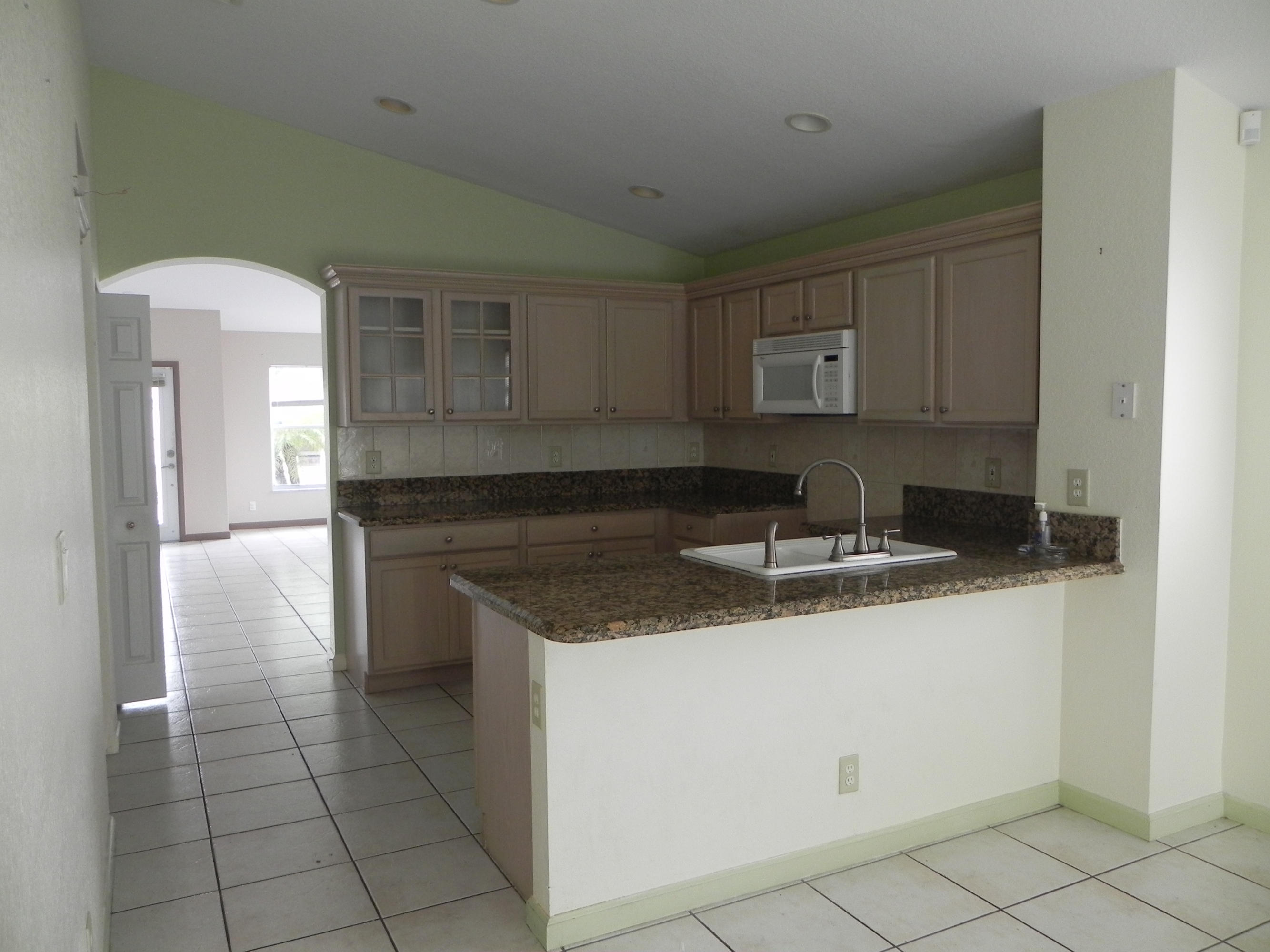 2024 Little Torch Street Riviera Beach, FL 33407 - Photo 6 of 12 DSCN8224