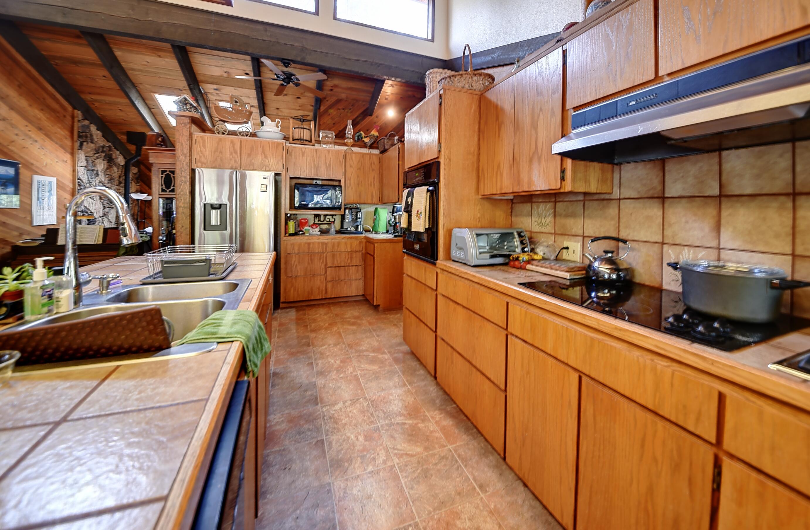 52050 Read Loop La Pine, OR 97739 - Photo 18 of 37 kitchen 3