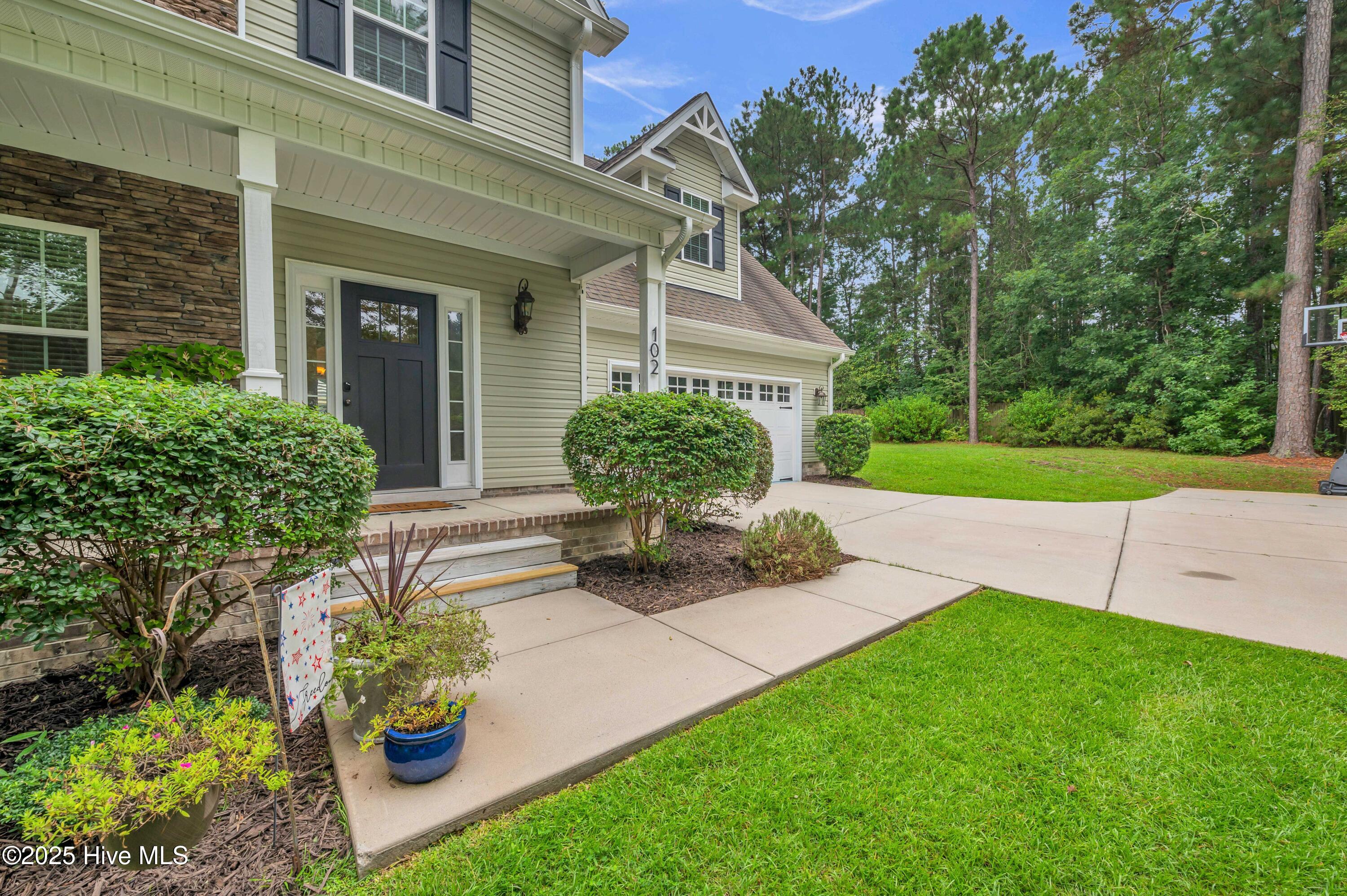 102 Chuckanut Drive Hampstead, NC 28443 - Photo 4 of 46 4_102 chuckanut dr-00004