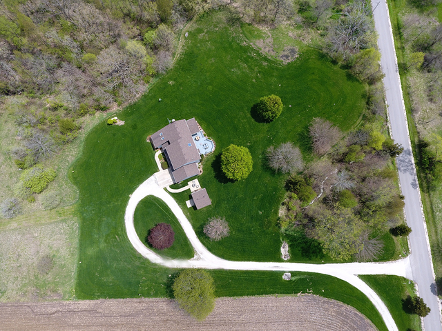 4900 Stockdale Road Morris, IL 60450 - Photo 33 of 33 an aerial view of a garden