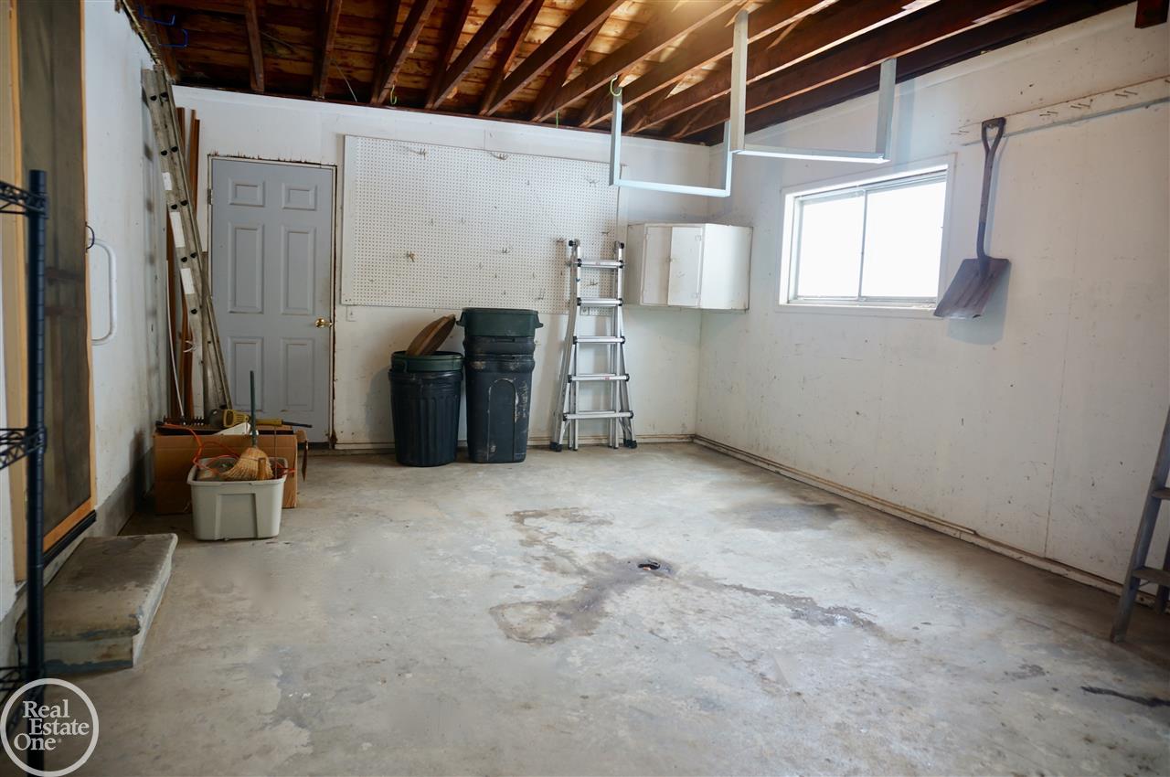 2839 Flint River Road Lapeer, MI 48446 - Photo 29 of 41 attached garage