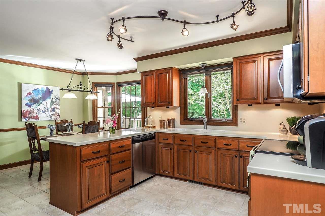 5009 Field And Stream Road Raleigh, NC 27613 - Photo 4 of 12 NEW SS appliances with a EAT-IN breakfast nook!