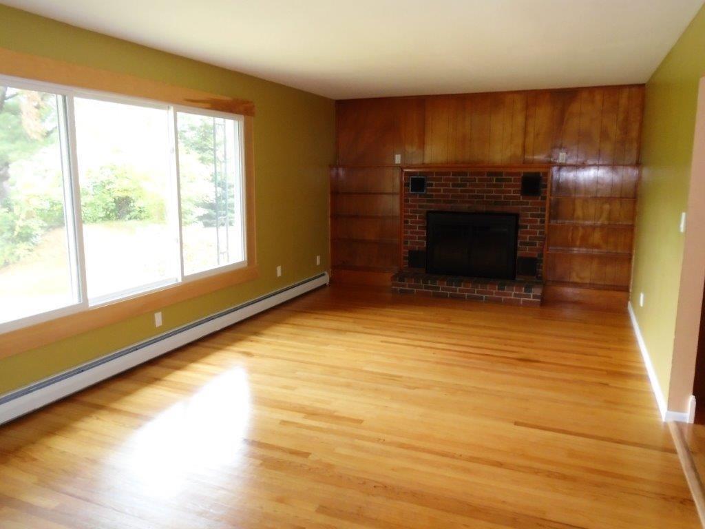 43 West River Road Waterville, ME 04901 - Photo 9 of 20 Living Room