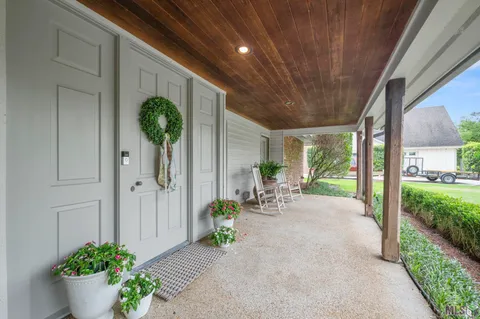 $1,225,000 | 8792 West Fairway Drive, Baton Rouge, LA 70809