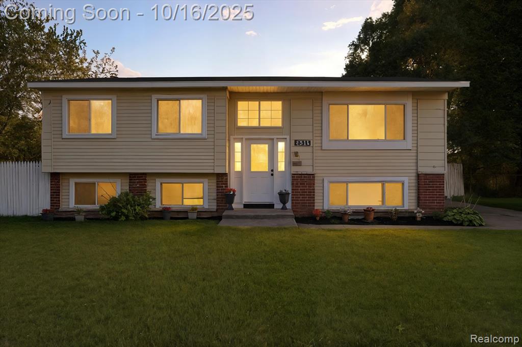 1815 Heather Ridge Ypsilanti, MI 48198 - Photo 1 of 43 Gallery Image 1