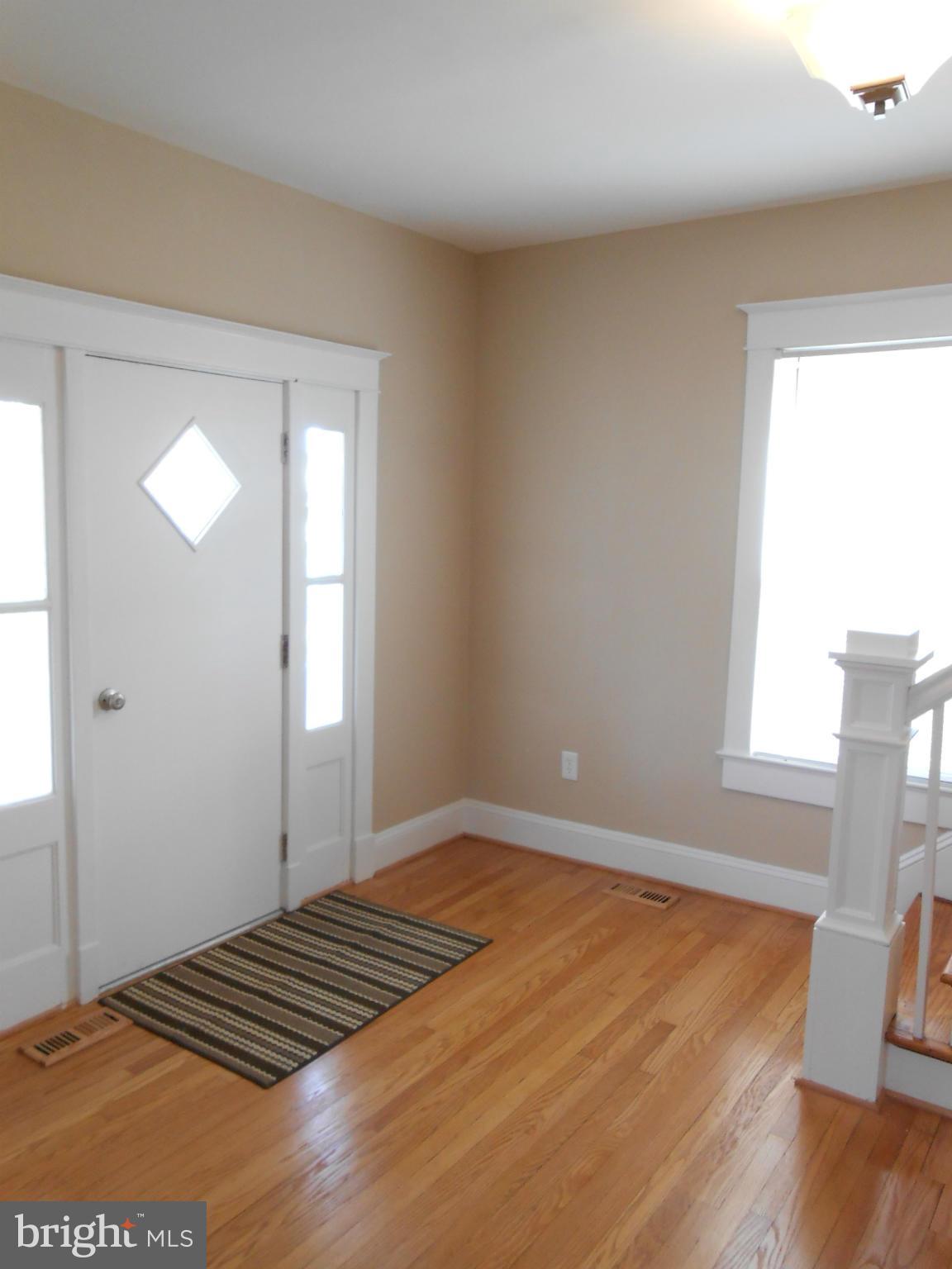 27416 Ridge Road Damascus, MD 20872 - Photo 12 of 30 Foyer