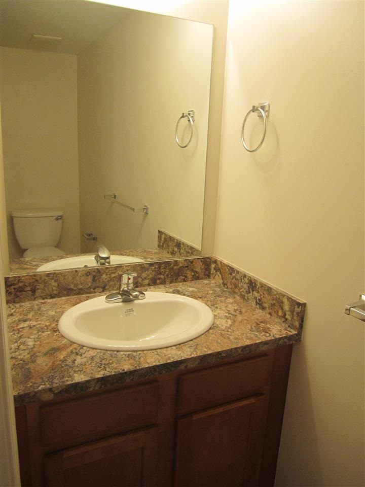 1655 Riverside Drive Rochester, MI 48309 - Photo 6 of 16 31199266-5.JPG