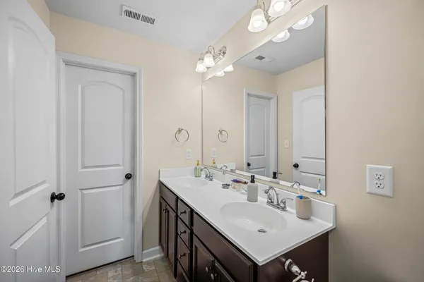 $1,625 | 215 Timber Jack Court, Jacksonville, NC 28546