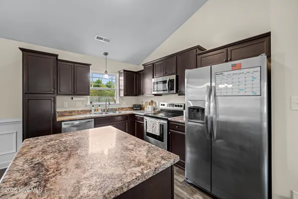 $1,625 | 215 Timber Jack Court, Jacksonville, NC 28546