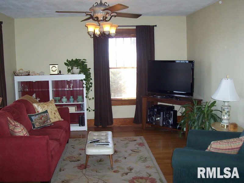 24697 East Post Hoyleton, IL 62803 - Photo 2 of 11