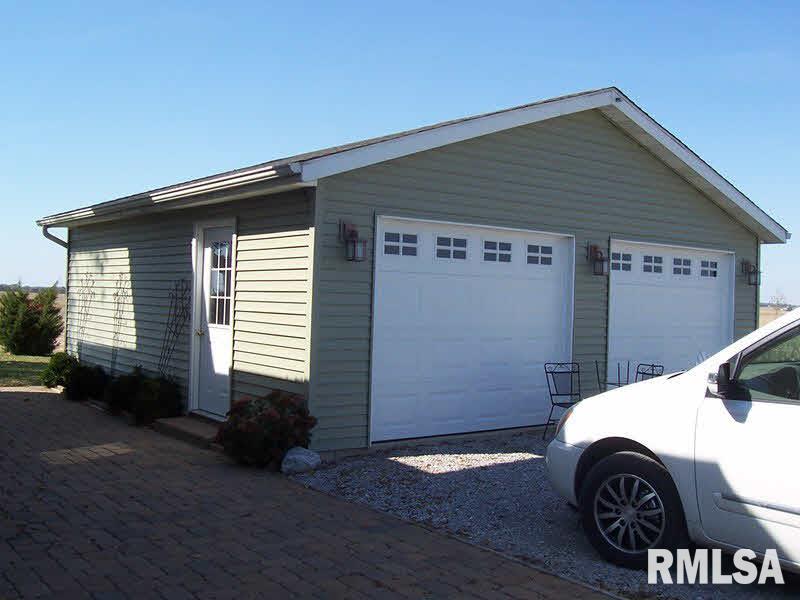 24697 East Post Hoyleton, IL 62803 - Photo 9 of 11
