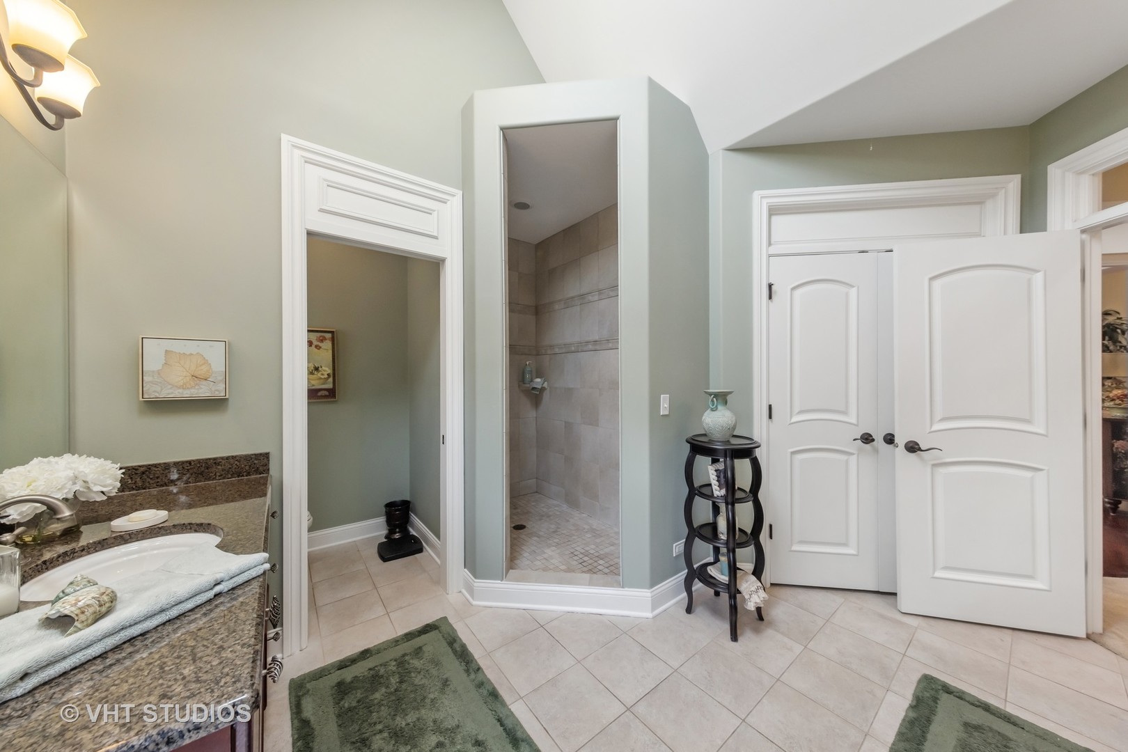 16736 Julie Ann Lane Orland Park, IL 60467 - Photo 19 of 36 a view of a livingroom with a dinning area closet and bedroom