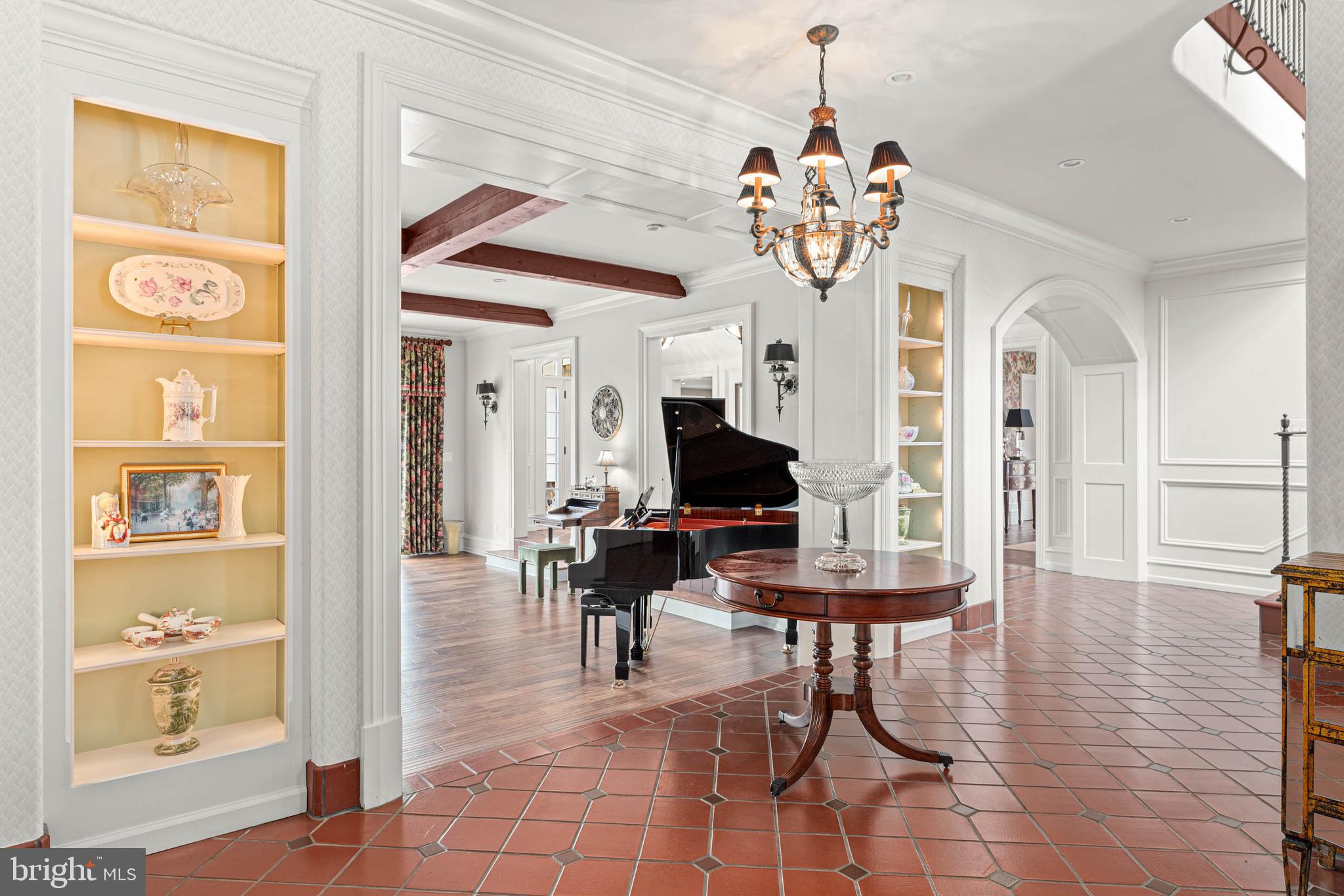 1075 South Leopard Road Berwyn, PA 19312 - Photo 14 of 111 Foyer