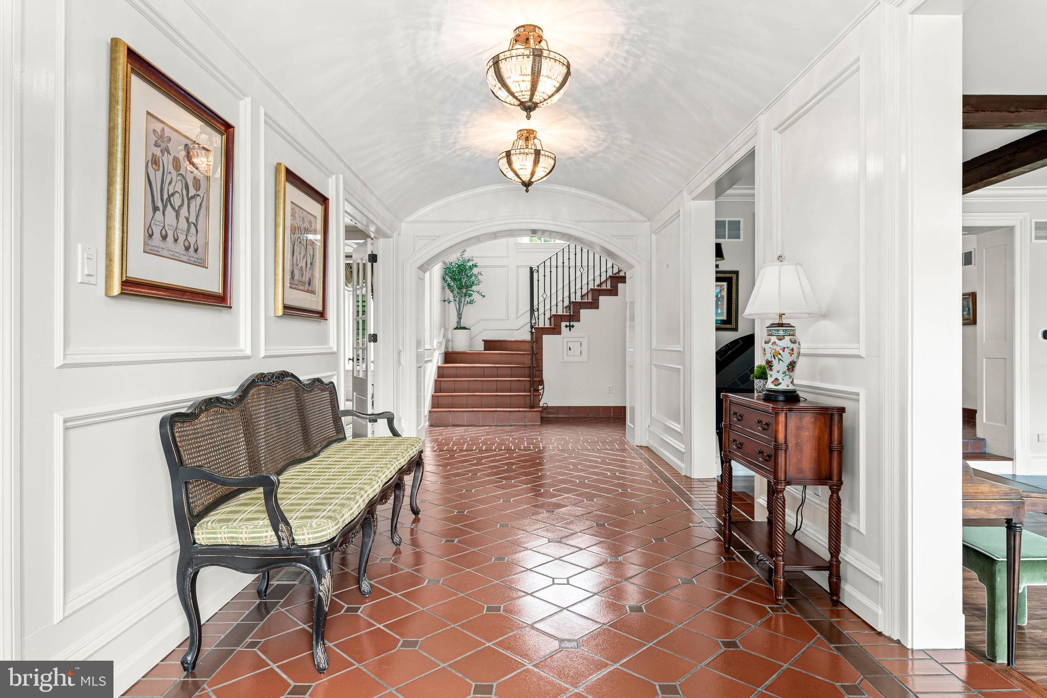 1075 South Leopard Road Berwyn, PA 19312 - Photo 16 of 111 Foyer