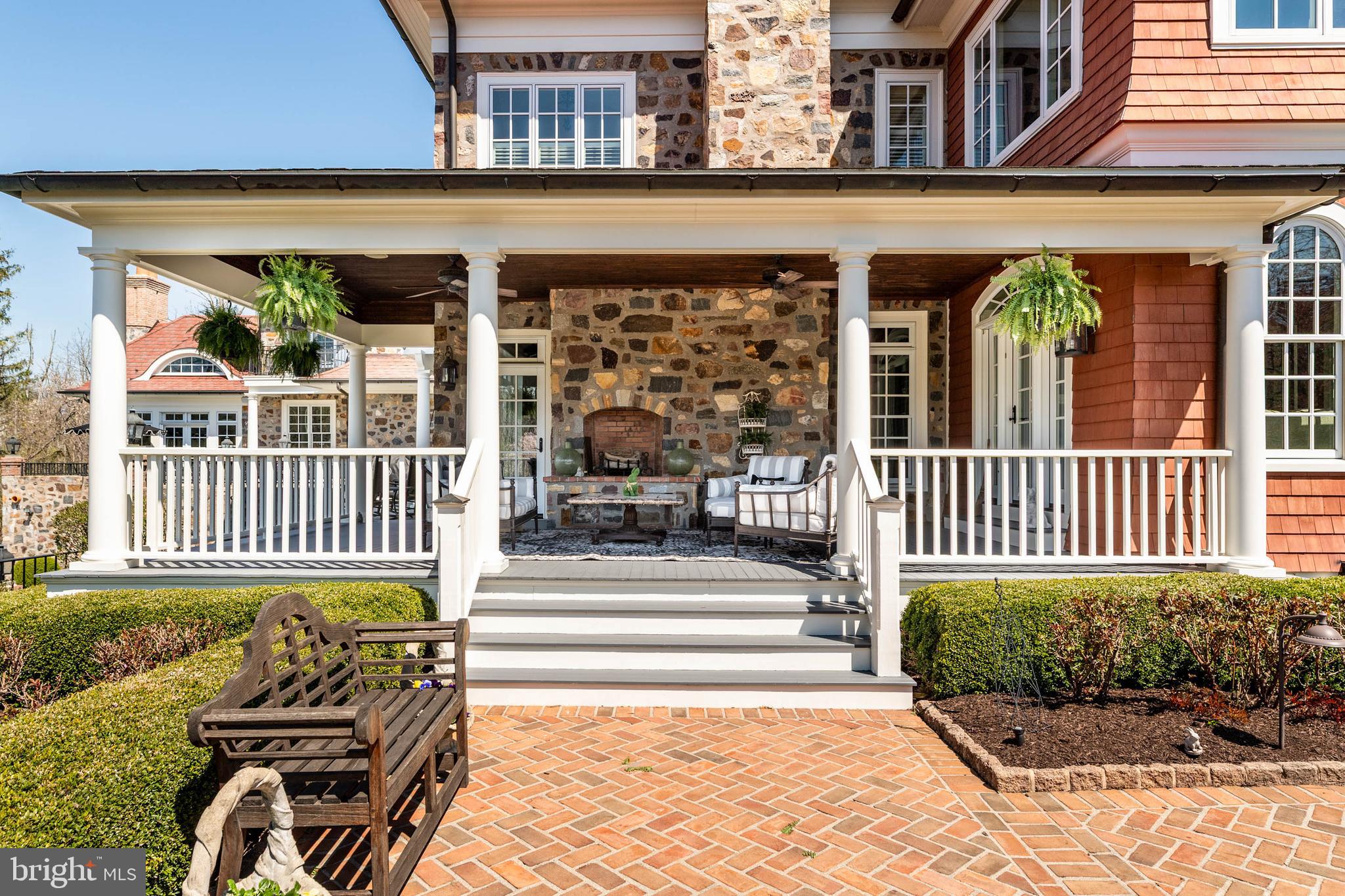 1075 South Leopard Road Berwyn, PA 19312 - Photo 27 of 111 Covered terrace