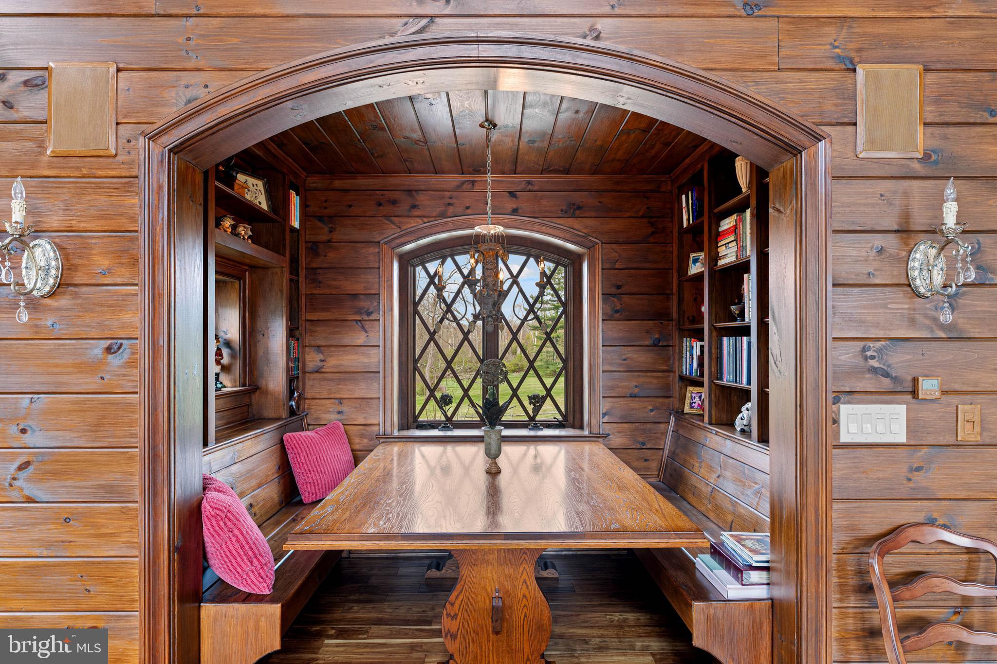 1075 South Leopard Road Berwyn, PA 19312 - Photo 39 of 111 Inglenook seating