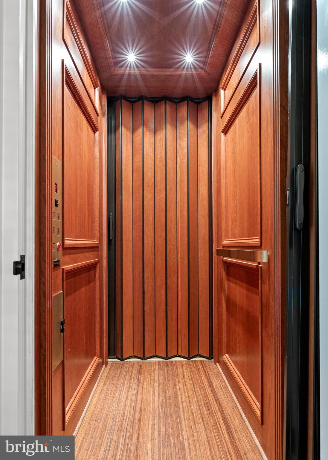 1075 South Leopard Road Berwyn, PA 19312 - Photo 52 of 111 Elevator