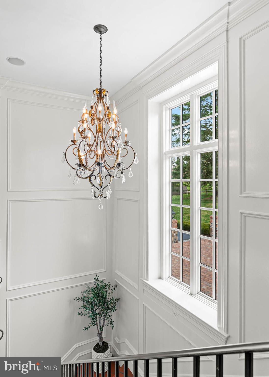 1075 South Leopard Road Berwyn, PA 19312 - Photo 55 of 111 Main staricase