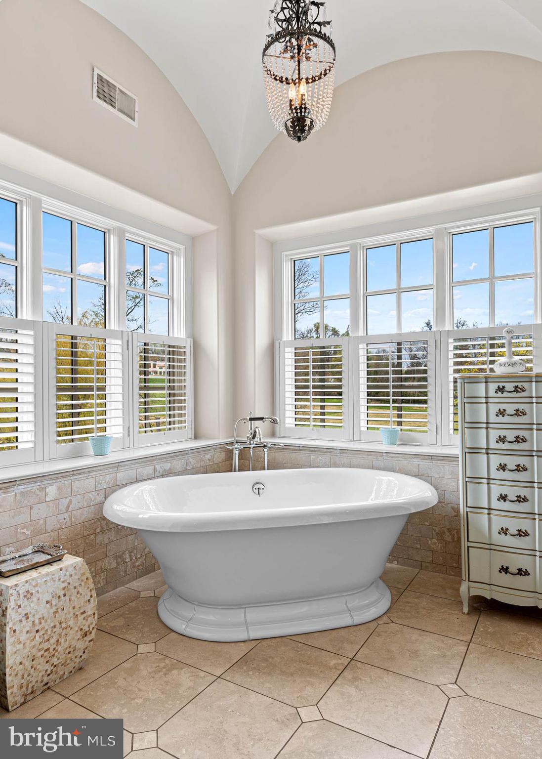 1075 South Leopard Road Berwyn, PA 19312 - Photo 63 of 111 Primary Bath