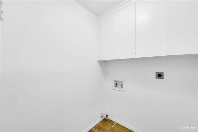 a view of a room with an empty space