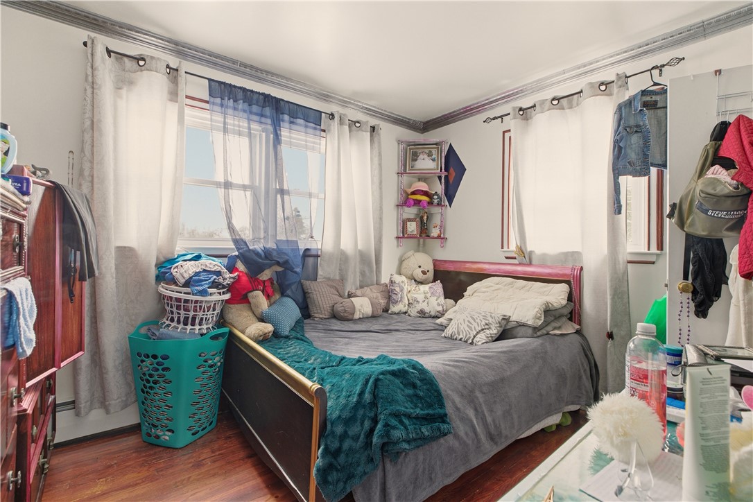 11 Roy Avenue Middletown, RI 02842 - Photo 15 of 24