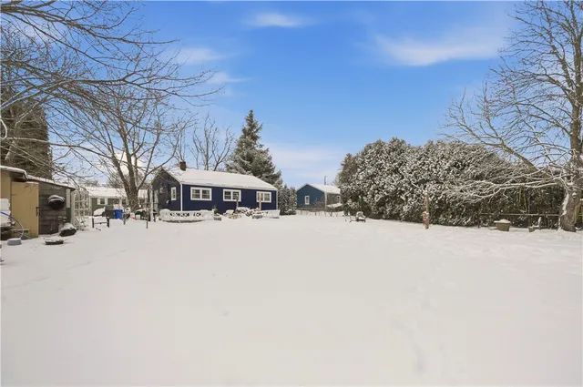 $549,000 | 11 Roy Avenue, Middletown, RI 02842