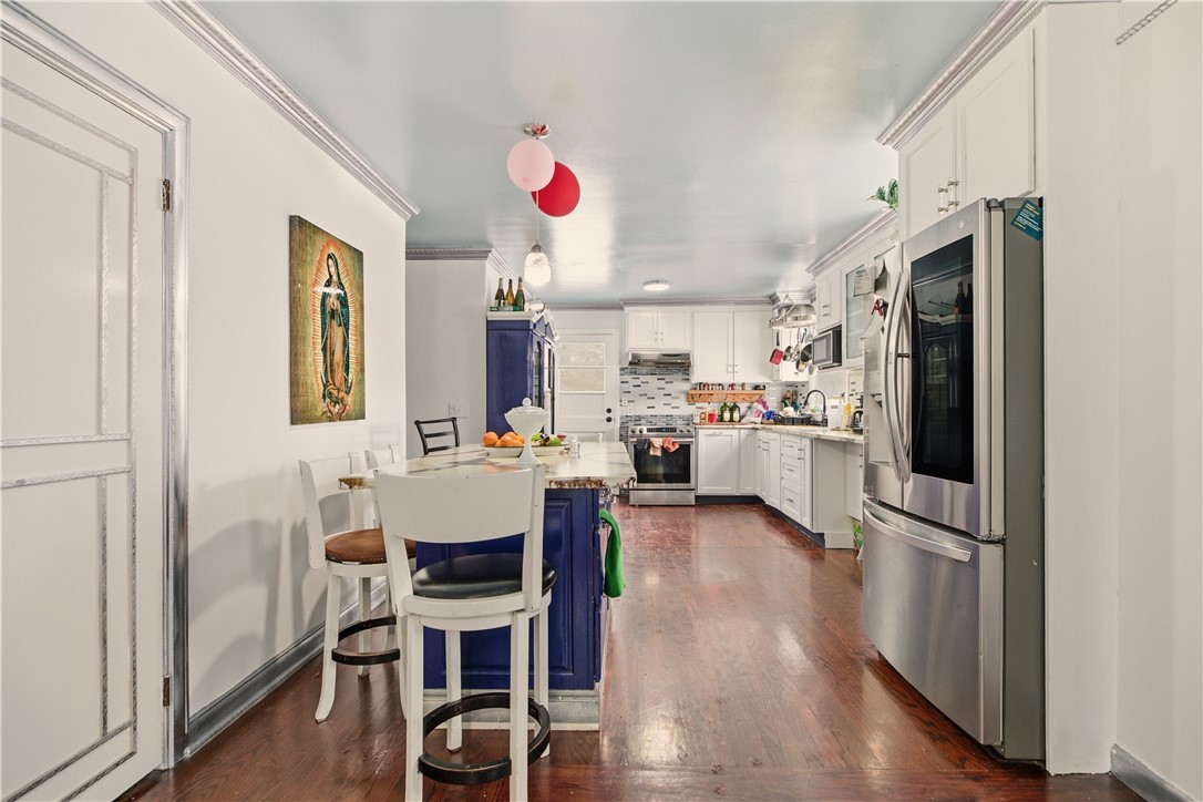 11 Roy Avenue Middletown, RI 02842 - Photo 8 of 24