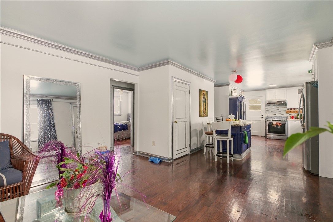 11 Roy Avenue Middletown, RI 02842 - Photo 10 of 24