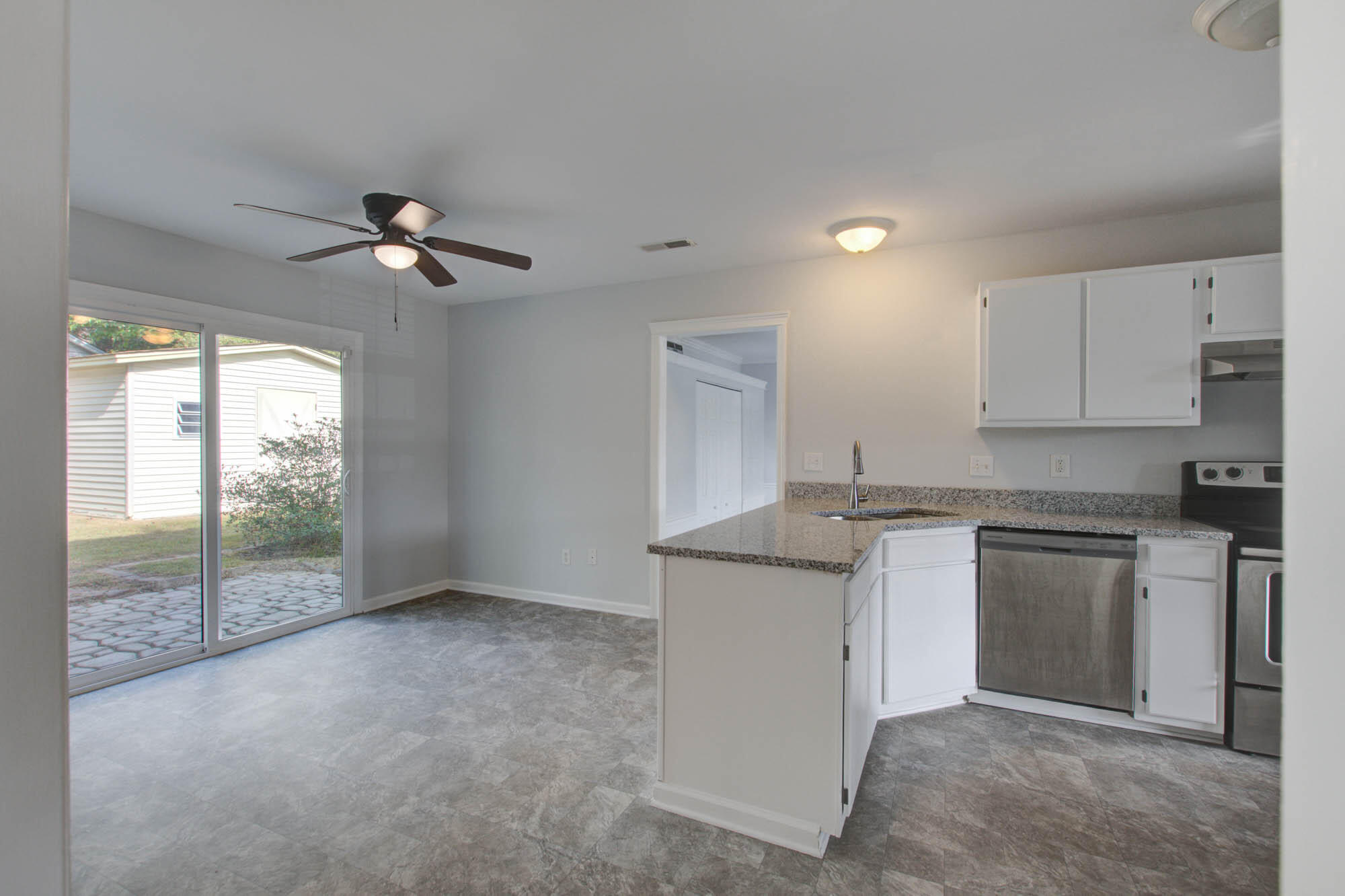 108 Alcester Road Goose Creek, SC 29445 - Photo 8 of 31 Dining Area
