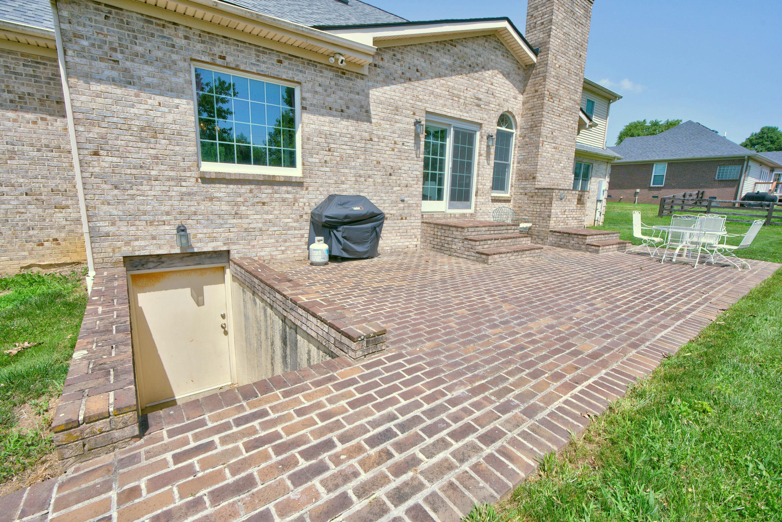 107 Squires Pointe Road Paris, KY 40361 - Photo 47 of 55 Walk up entrance from basement to rear yard.