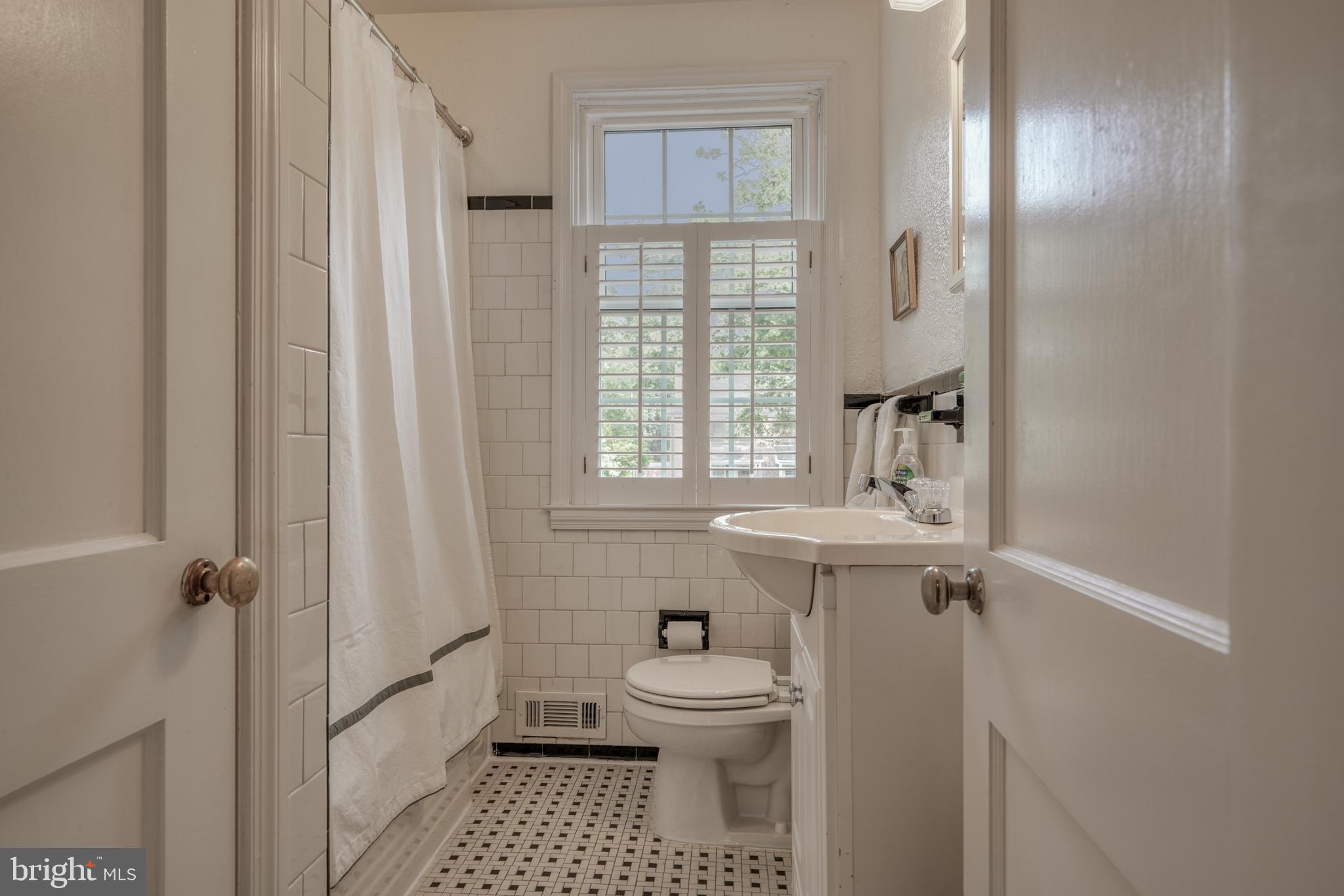 6418 Pinehurst Road Baltimore, MD 21212 - Photo 20 of 31