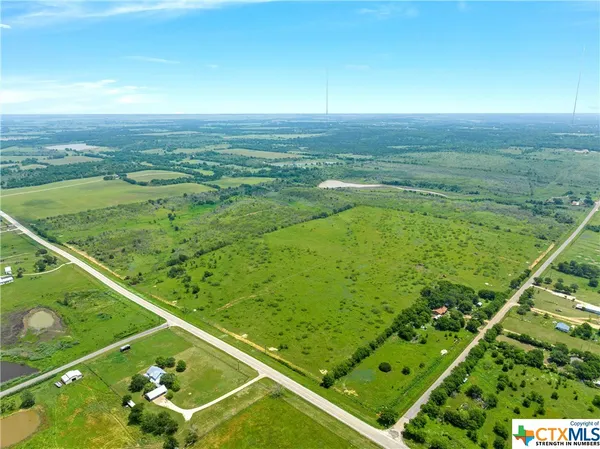 a view of a tennis court