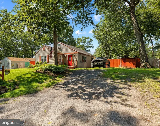front view of house with a yard