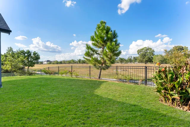$485,000 | 10473 Eastern Bluestar Drive, Conroe, TX 77385